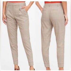 Banana Republic Tan Houndstooth Pants size 0